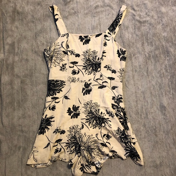 Urban Outfitters Pants - 🌻Urban Outfitters Romper